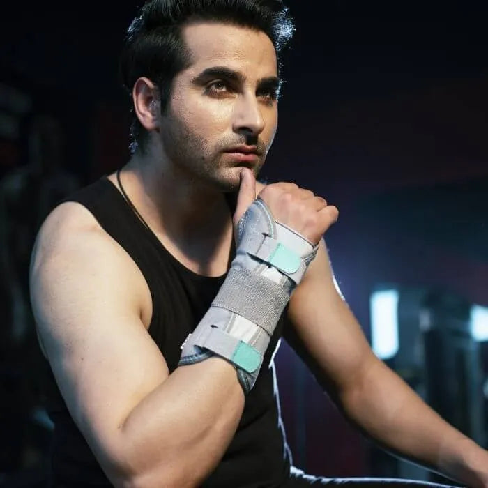 Tynor Right Wrist and Forearm Splint (Small)